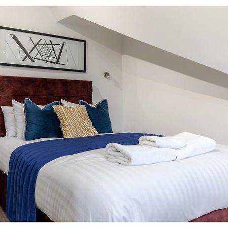 Cozy And Stylish 2 Bedroom Flat In Greater Лондон Екстериор снимка